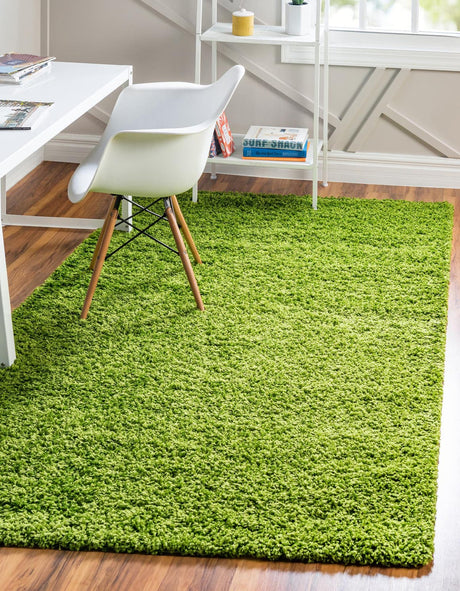 Grass Green 5' 1 x 8' Solid Shag Rectangle Rug