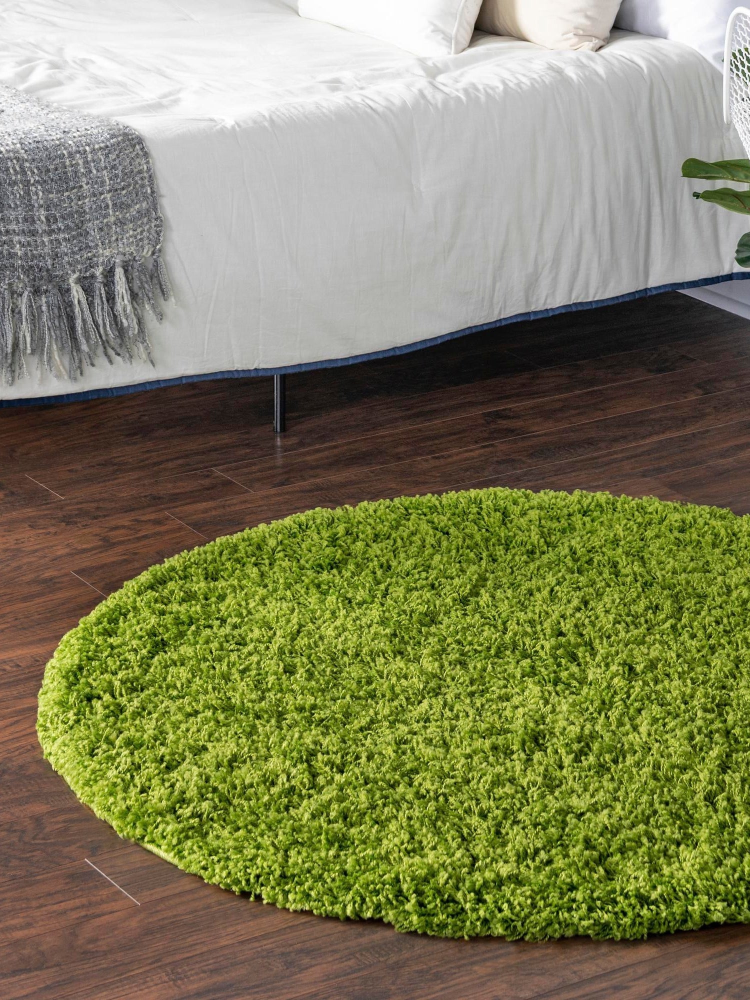 Grass Green 4' 1 x 4' 1 Solid Shag Round Area Rug Thick Soft Touch Fluffy & Plush Shaggy Pile Durable Minimalist Carpet for Classic Interior Design for Sale at Rug Engine