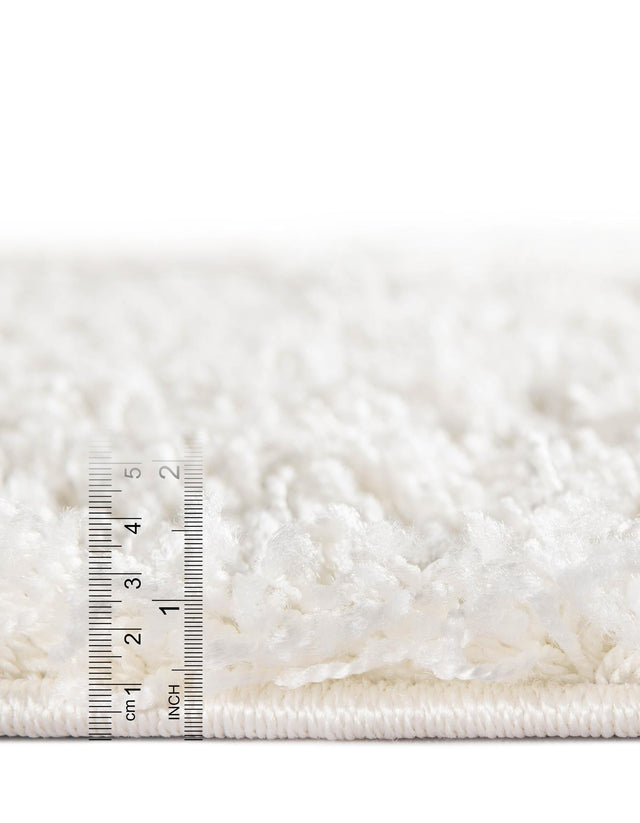 Snow White 5' 1 x 8' Solid Shag Rectangle Rug