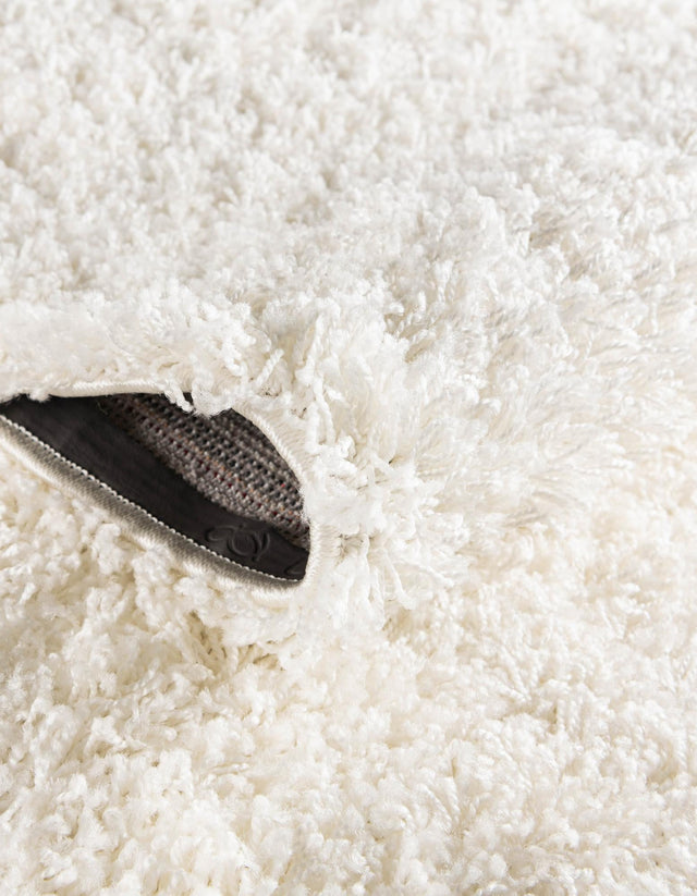 Snow White 5' 1 x 8' Solid Shag Rectangle Rug