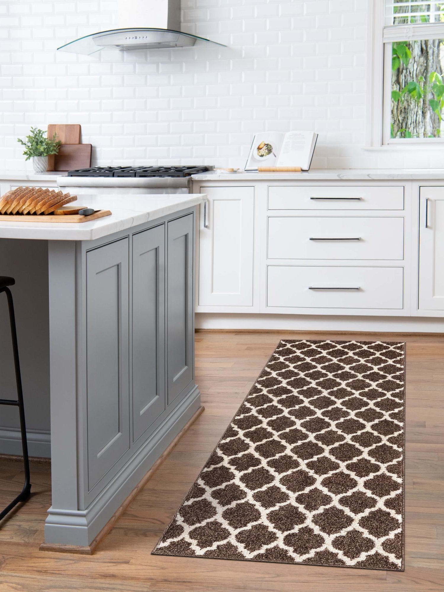 Brown 2' 7 x 13' 1 Trellis Runner Area Rug