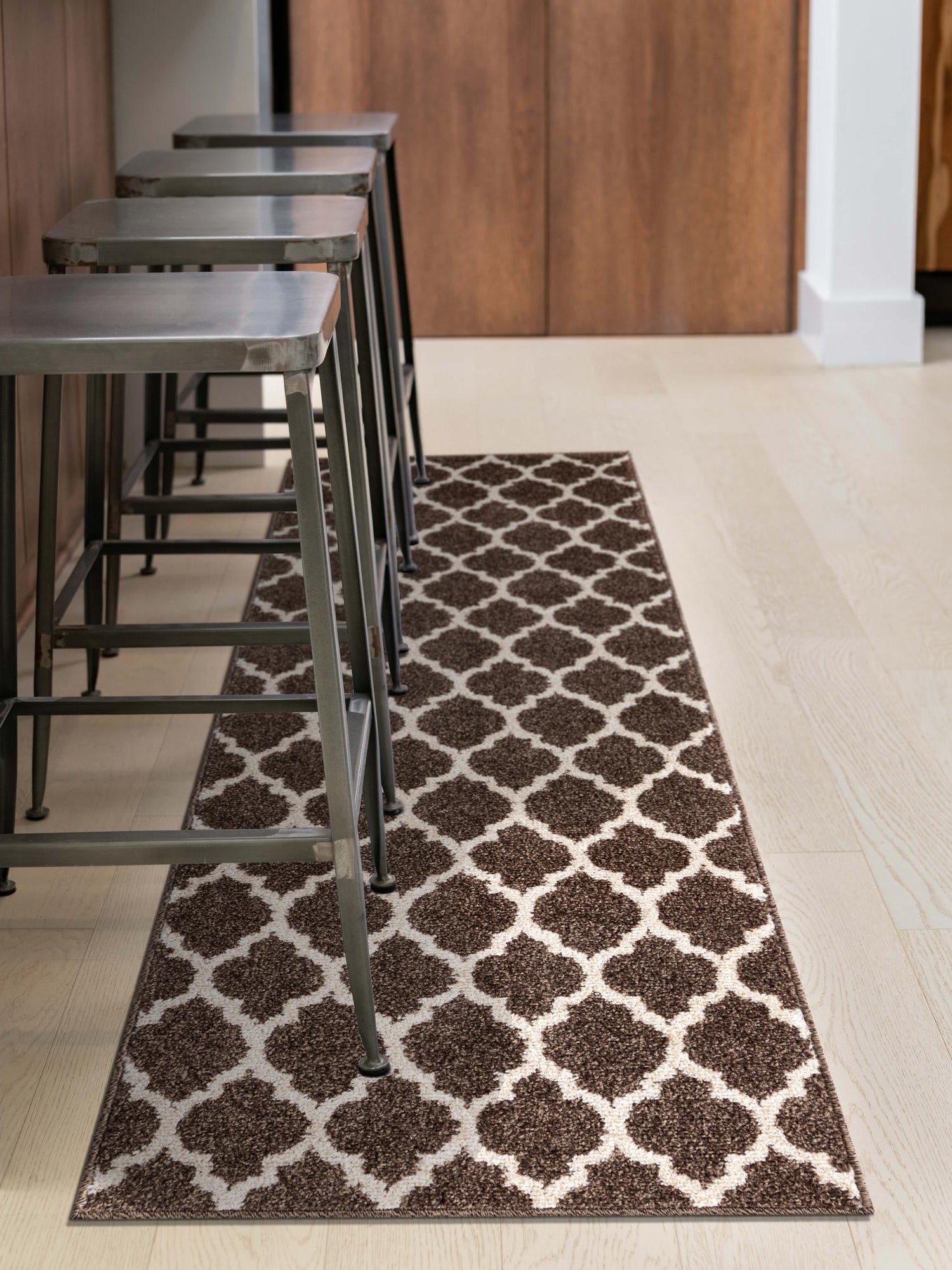 Brown 2' 7 x 19' 8 Trellis Runner Area Rug