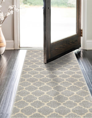 Light Gray 2' 7 x 16' 5 Trellis Runner Area Rug