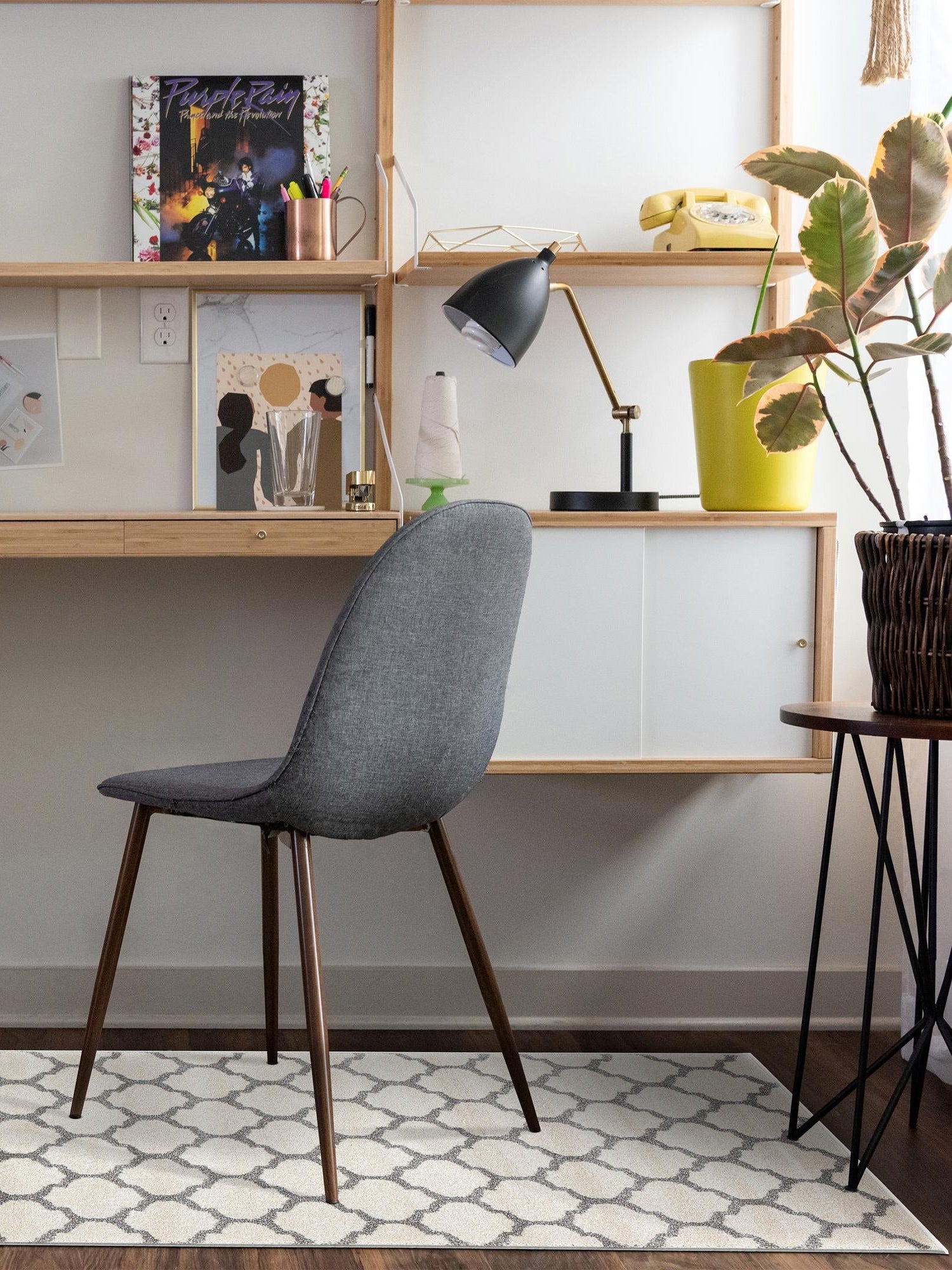 Beige and Gray 2' 7 x 19' 8 Trellis Runner Area Rug