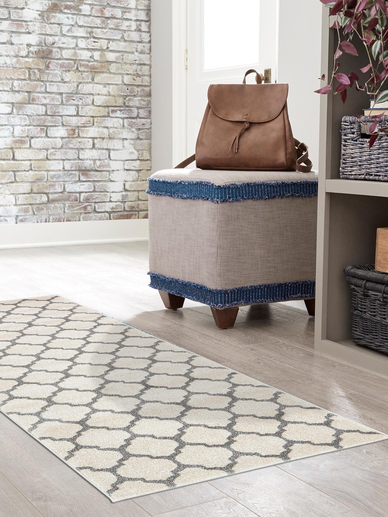 Beige and Gray 2' 7 x 13' 1 Trellis Runner Area Rug