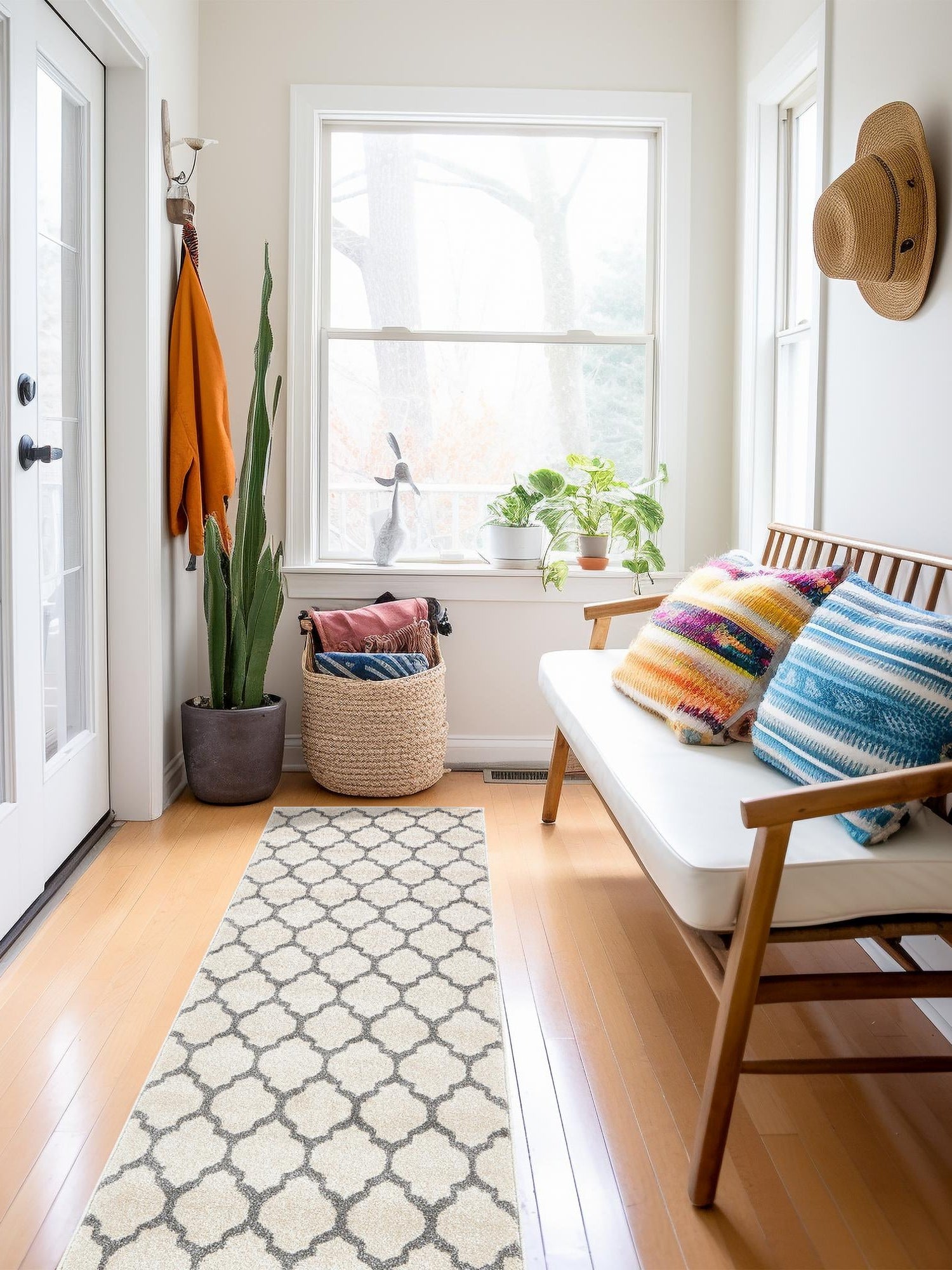 Beige and Gray 2' 7 x 13' 1 Trellis Runner Area Rug