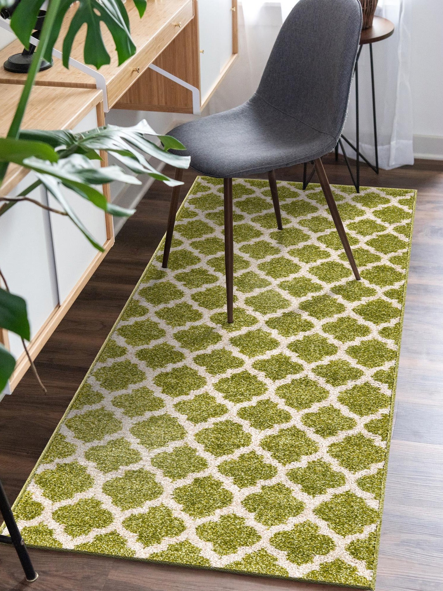 Light Green 2' 7 x 8' Trellis Runner Area Rug