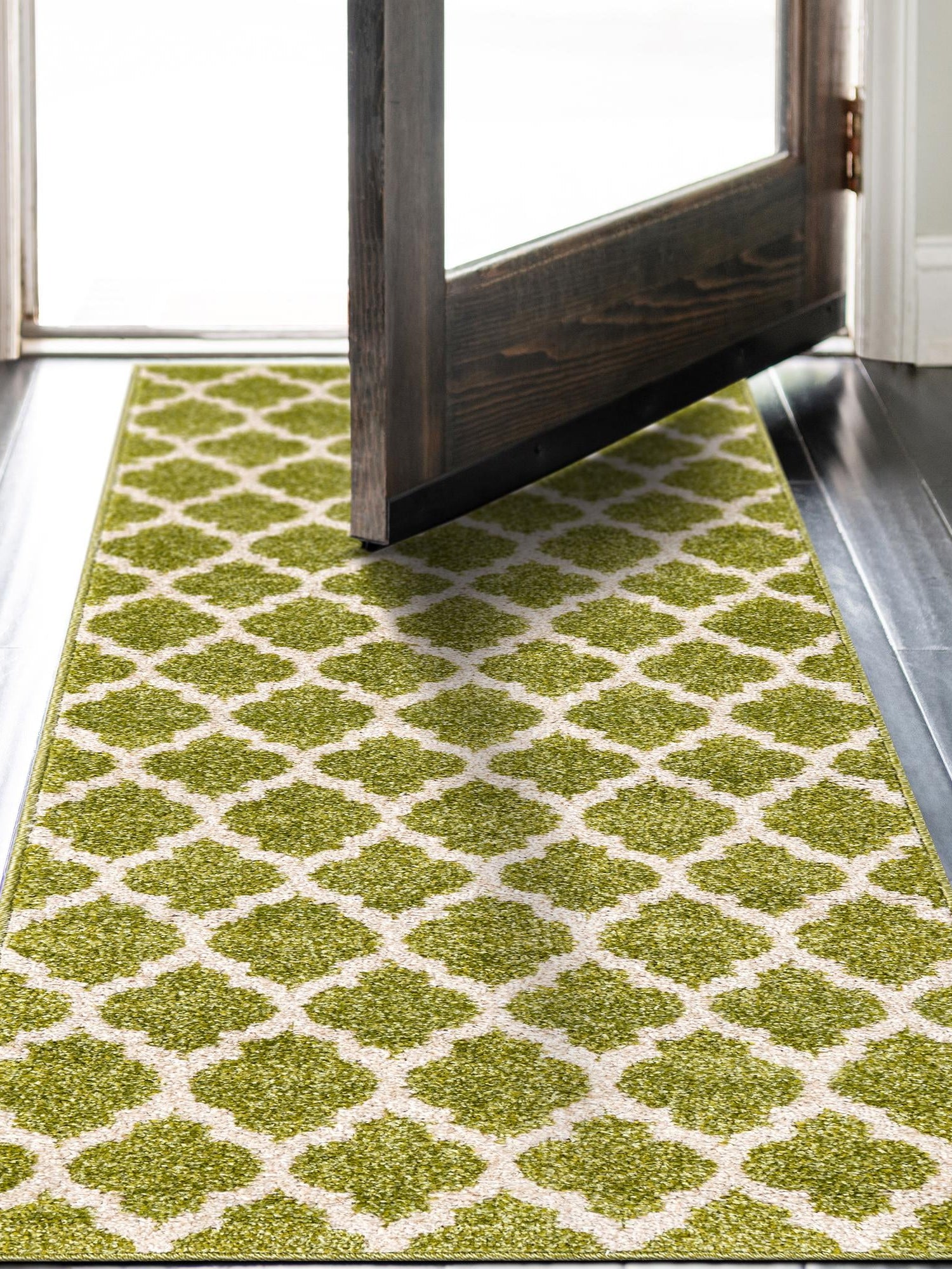Light Green 2' 7 x 8' Trellis Runner Area Rug
