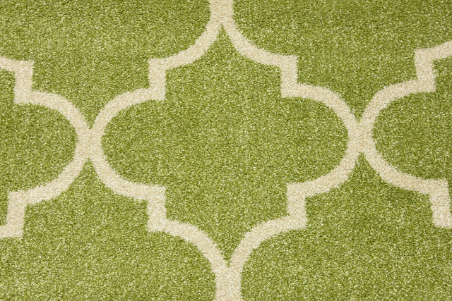 Green 2' 7 x 8' Trellis Runner Area Rug
