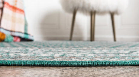 Turquoise 7' 10 x 7' 10 Williamsburg Round Area Rug 100% Polypropylene With Cotton Backing Durable Easy Clean Stain Resistant Carpet for Sale at Rug Engine