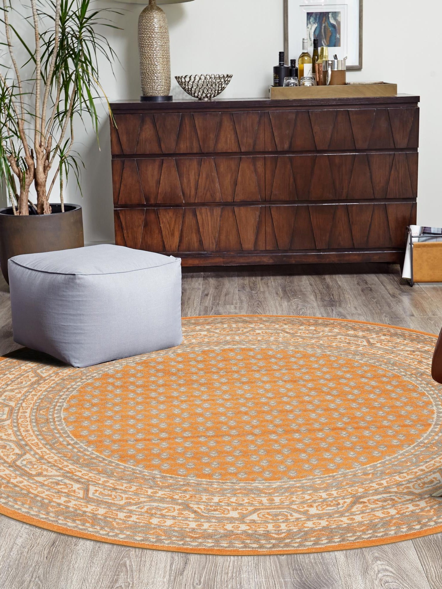 Orange 5' 1 x 5' 1 Williamsburg Round Area Rug 100% Polypropylene With Cotton Backing Durable Easy Clean Stain Resistant Carpet for Sale at Rug Engine