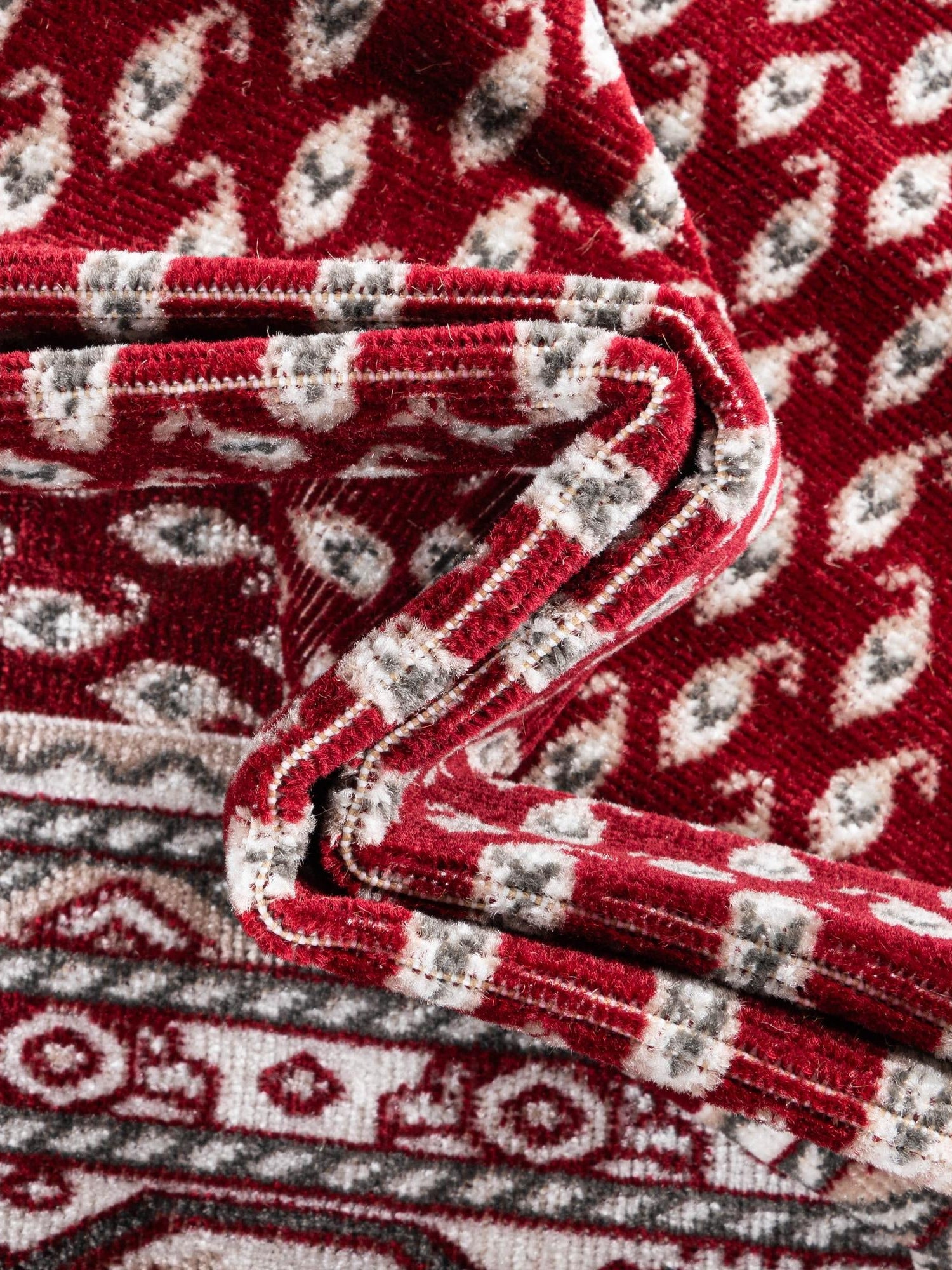 Red 8' x 10' Williamsburg Rectangle Area Rug 100% Polypropylene With Cotton Backing Durable Easy Clean Stain Resistant Carpet for Sale at Rug Engine