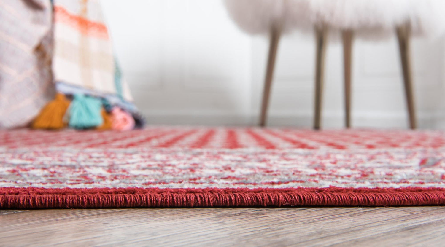 Red 5' 1 x 5' 1 Williamsburg Round Area Rug 100% Polypropylene With Cotton Backing Durable Easy Clean Stain Resistant Carpet for Sale at Rug Engine