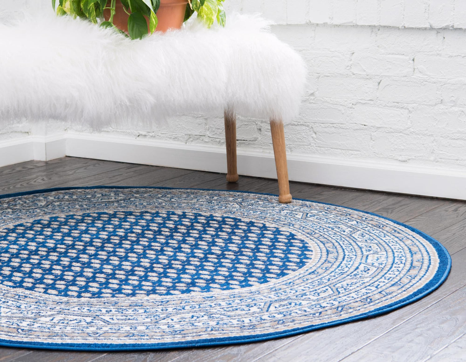 Blue 8' x 8' Williamsburg Round Area Rug 100% Polypropylene With Cotton Backing Durable Easy Clean Stain Resistant Carpet for Sale at Rug Engine