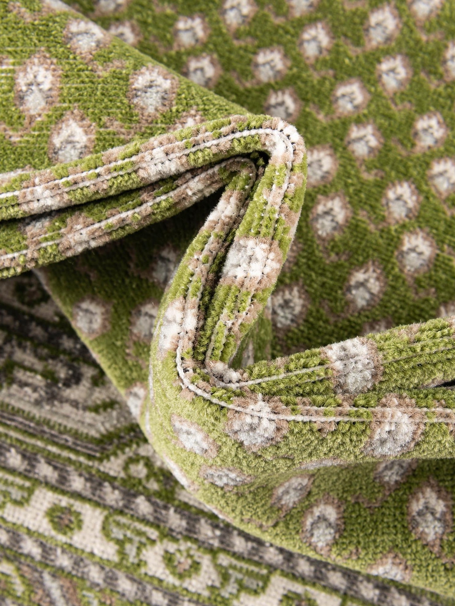 Green 4' x 6' Williamsburg Rectangle Area Rug 100% Polypropylene With Cotton Backing Durable Easy Clean Stain Resistant Carpet for Sale at Rug Engine