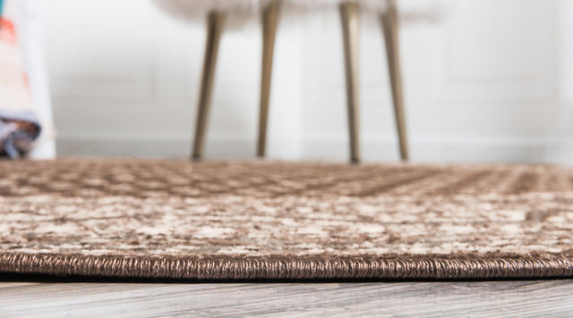 Brown 5' 3 x 5' 3 Williamsburg Round Area Rug 100% Polypropylene With Cotton Backing Durable Easy Clean Stain Resistant Carpet for Sale at Rug Engine