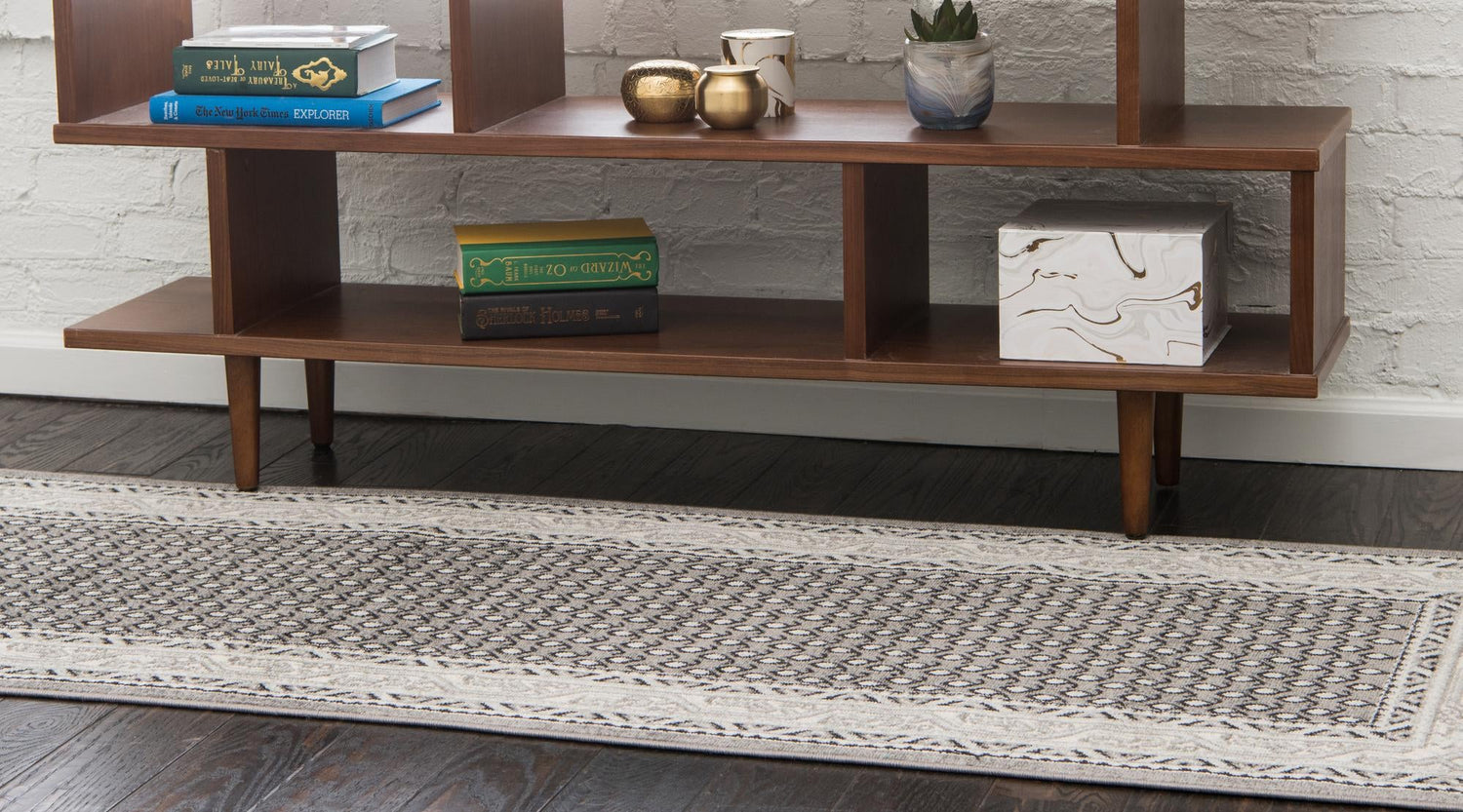 Gray 2' x 6' 1 Williamsburg Runner Area Rug 100% Polypropylene With Cotton Backing Durable Easy Clean Stain Resistant Carpet for Sale at Rug Engine