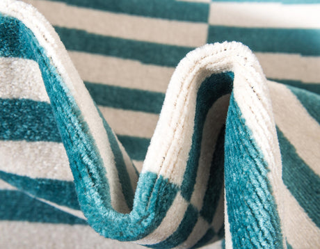 Turquoise 2' 9 x 9' 10 Williamsburg Runner Area Rug 100% Polypropylene With Cotton Backing Durable Easy Clean Stain Resistant Carpet for Sale at Rug Engine