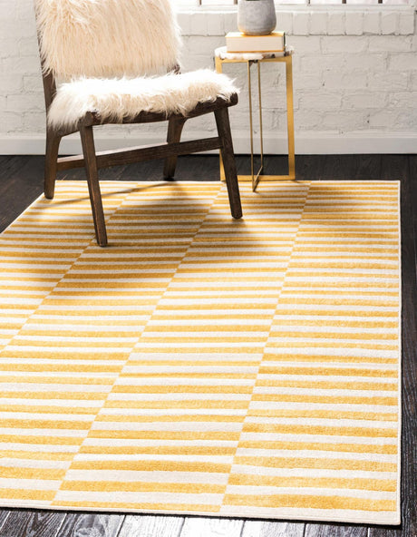 Yellow 6' 1 x 9' Williamsburg Rectangle Area Rug