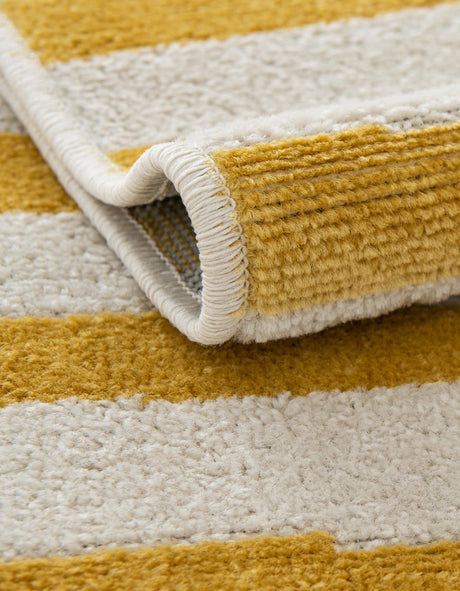 Yellow 4' 1 x 6' 1 Williamsburg Rectangle Area Rug 100% Polypropylene With Cotton Backing Durable Easy Clean Stain Resistant Carpet for Sale at Rug Engine