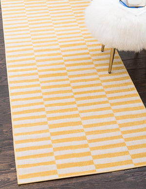 Yellow 2' 9 x 9' 10 Williamsburg Runner Area Rug 100% Polypropylene With Cotton Backing Durable Easy Clean Stain Resistant Carpet for Sale at Rug Engine