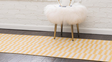 Yellow 2' 9 x 9' 10 Williamsburg Runner Area Rug 100% Polypropylene With Cotton Backing Durable Easy Clean Stain Resistant Carpet for Sale at Rug Engine