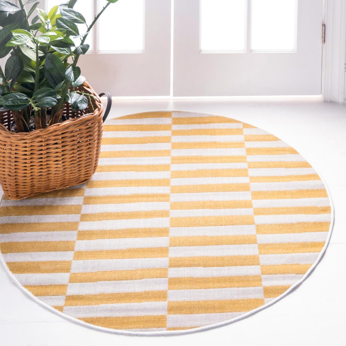 Yellow 3' 7 x 3' 7 Williamsburg Round Area Rug 100% Polypropylene With Cotton Backing Durable Easy Clean Stain Resistant Carpet for Sale at Rug Engine