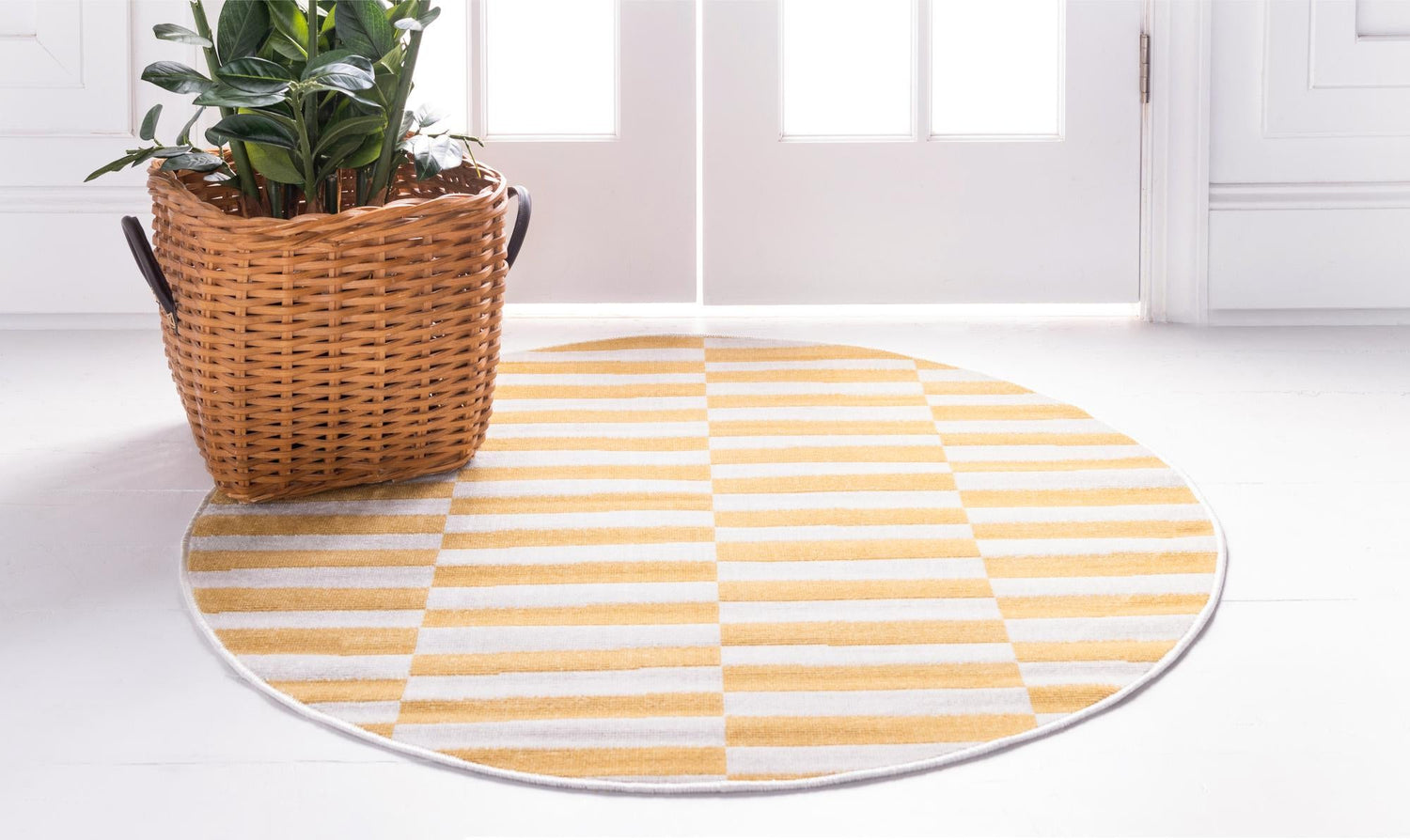 Yellow 5' 3 x 5' 3 Williamsburg Round Area Rug 100% Polypropylene With Cotton Backing Durable Easy Clean Stain Resistant Carpet for Sale at Rug Engine