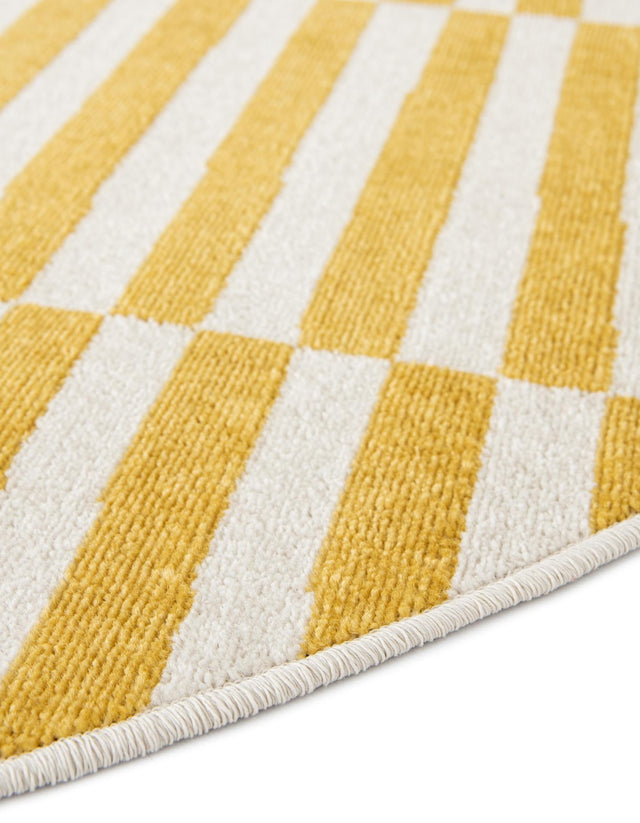 Yellow 5' 3 x 5' 3 Williamsburg Round Area Rug 100% Polypropylene With Cotton Backing Durable Easy Clean Stain Resistant Carpet for Sale at Rug Engine