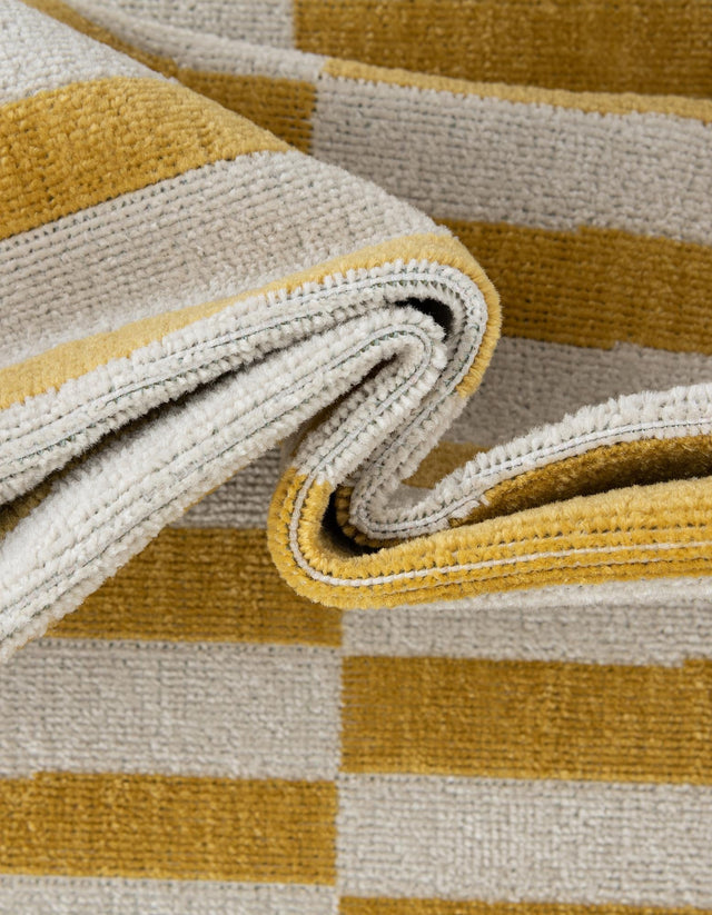 Yellow 8' x 8' Williamsburg Round Rug