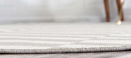 Dark Gray 5' 1 x 5' 1 Williamsburg Round Area Rug 100% Polypropylene With Cotton Backing Durable Easy Clean Stain Resistant Carpet for Sale at Rug Engine