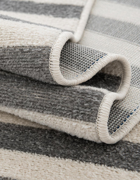 Dark Gray 3' 7 x 3' 7 Williamsburg Round Area Rug 100% Polypropylene With Cotton Backing Durable Easy Clean Stain Resistant Carpet for Sale at Rug Engine