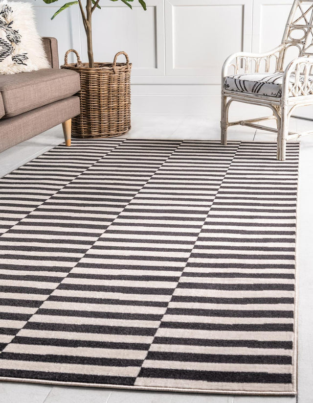 Black 6' x 9' Williamsburg Rectangle Rug