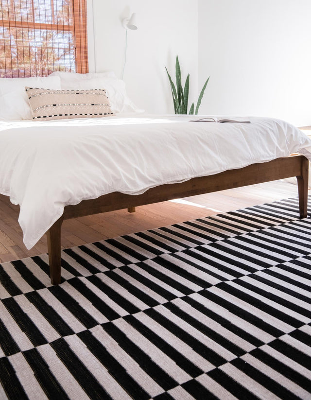 Black 6' x 9' Williamsburg Rectangle Rug