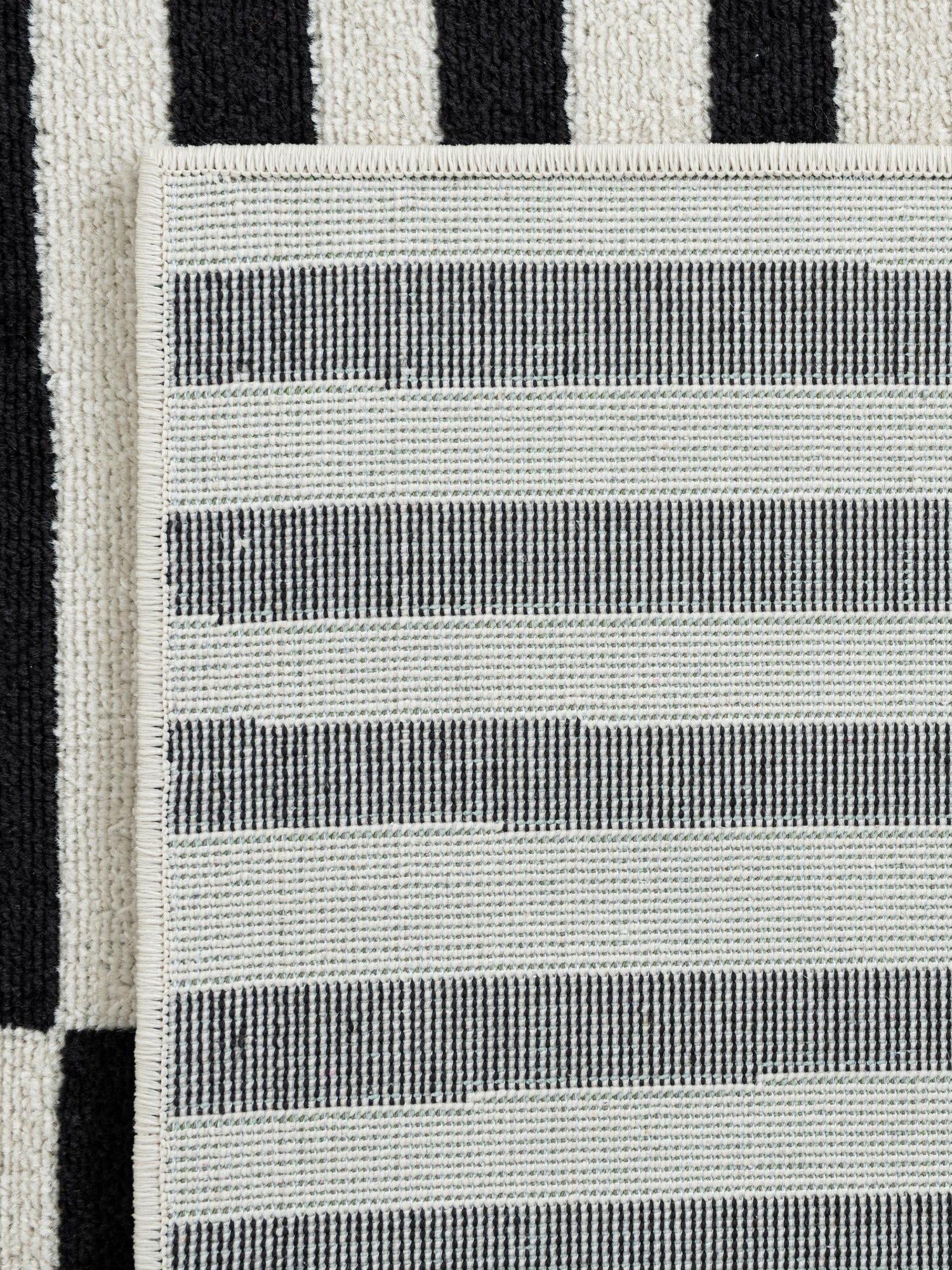 Black 5' 1 x 8' Williamsburg Rectangle Area Rug 100% Polypropylene With Cotton Backing Durable Easy Clean Stain Resistant Carpet for Sale at Rug Engine