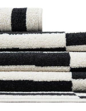 Black 3' 3 x 5' 3 Williamsburg Rectangle Area Rug 100% Polypropylene With Cotton Backing Durable Easy Clean Stain Resistant Carpet for Sale at Rug Engine
