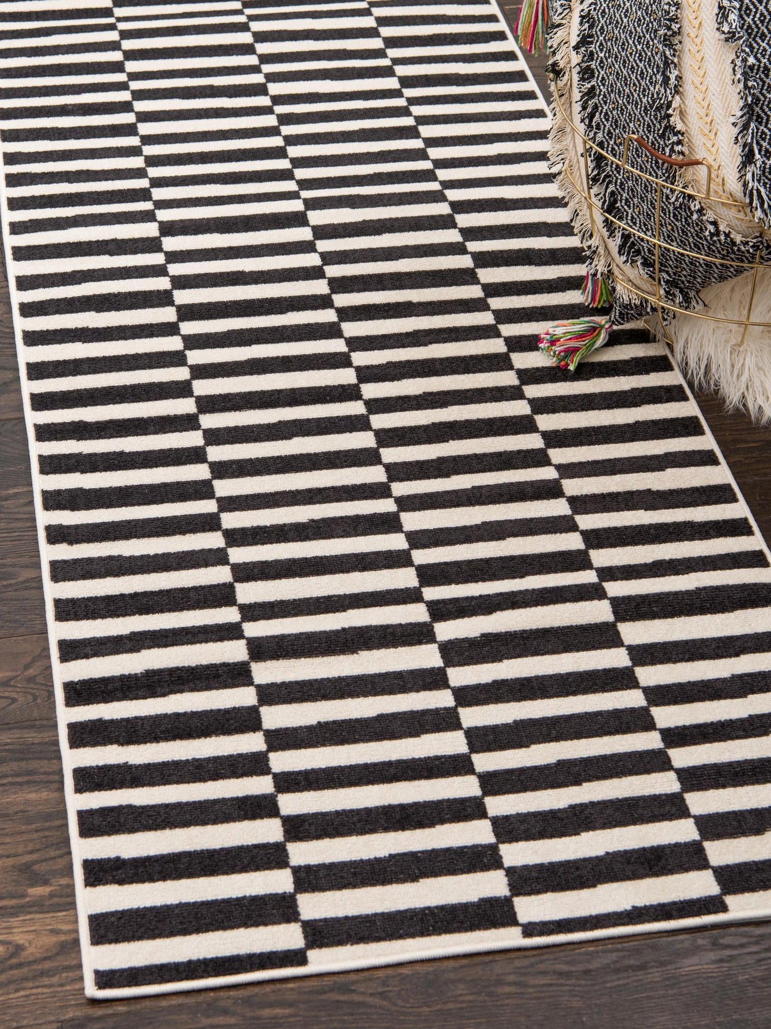 Black 2' x 6' Williamsburg Runner Area Rug 100% Polypropylene With Cotton Backing Durable Easy Clean Stain Resistant Carpet for Sale at Rug Engine