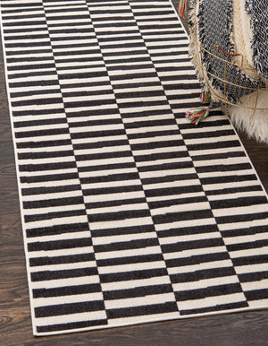 Black 2' x 6' Williamsburg Runner Area Rug 100% Polypropylene With Cotton Backing Durable Easy Clean Stain Resistant Carpet for Sale at Rug Engine