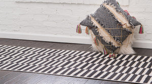 Black 2' x 6' Williamsburg Runner Area Rug 100% Polypropylene With Cotton Backing Durable Easy Clean Stain Resistant Carpet for Sale at Rug Engine