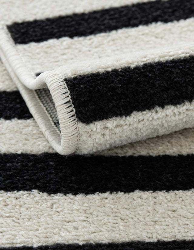 Black 5' 3 x 5' 3 Williamsburg Round Area Rug