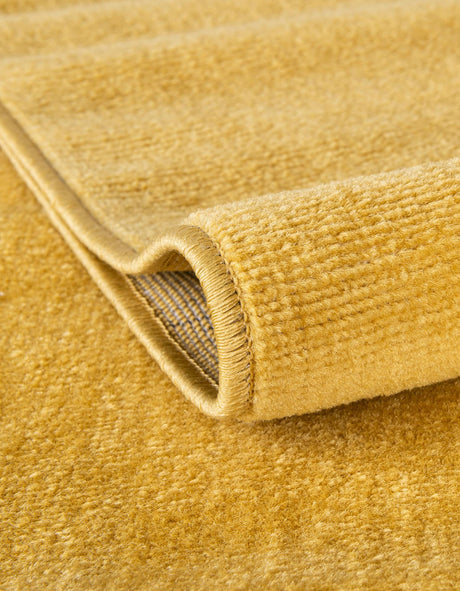 Gold 7' 1 x 10' Williamsburg Rectangle Area Rug 100% Polypropylene With Cotton Backing Durable Easy Clean Stain Resistant Carpet for Sale at Rug Engine