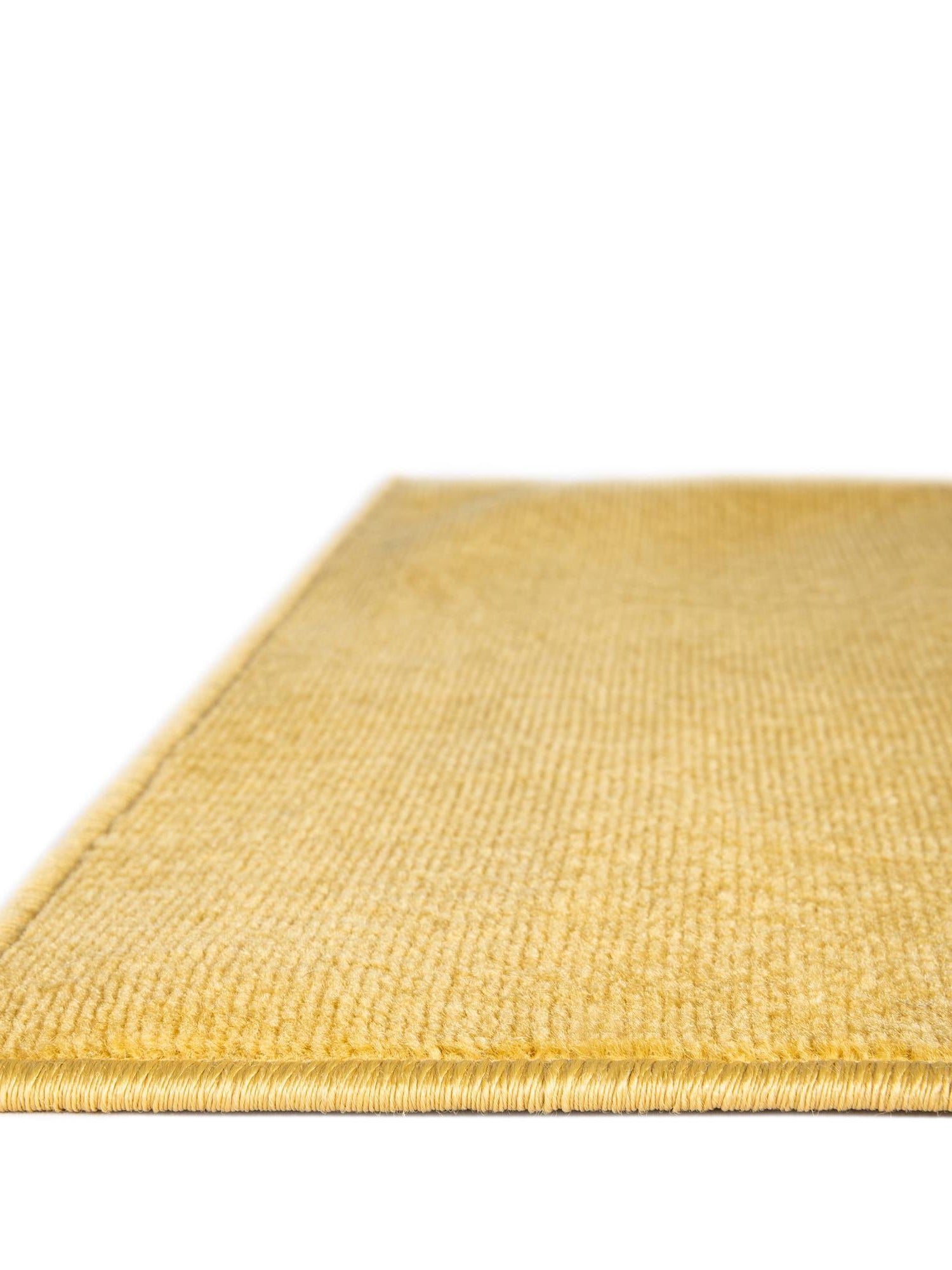 Gold 4' 1 x 6' 1 Williamsburg Rectangle Area Rug 100% Polypropylene With Cotton Backing Durable Easy Clean Stain Resistant Carpet for Sale at Rug Engine