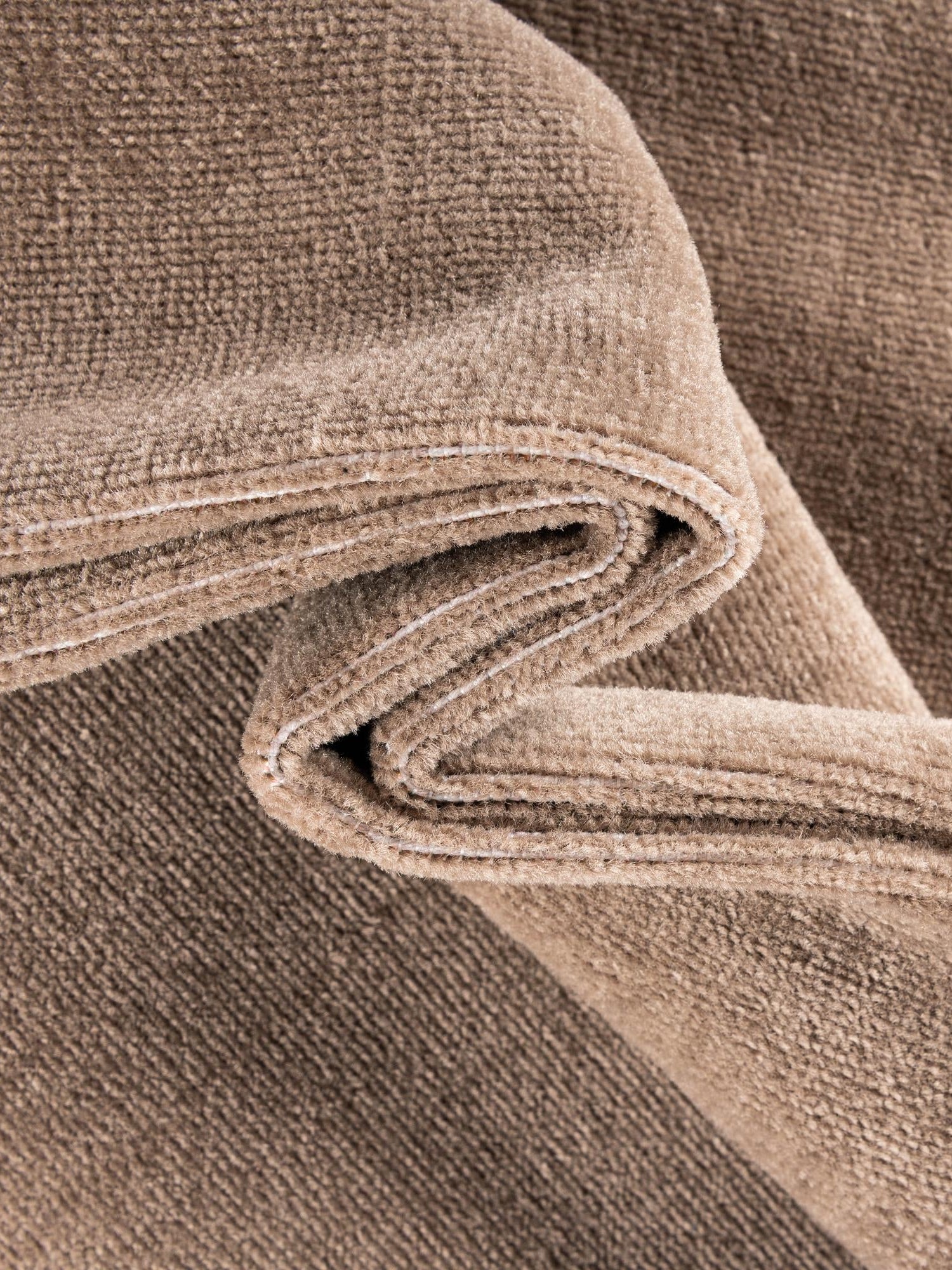 Light Brown 5' 1 x 8' Williamsburg Rectangle Area Rug 100% Polypropylene With Cotton Backing Durable Easy Clean Stain Resistant Carpet for Sale at Rug Engine