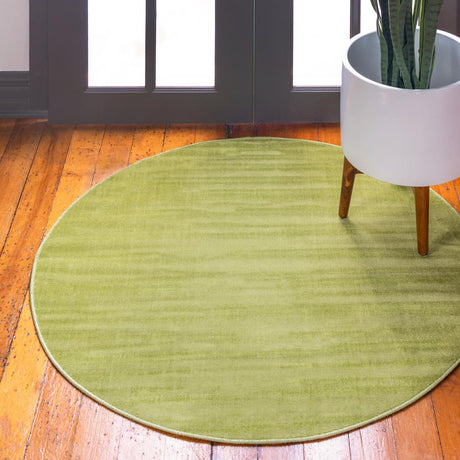 Green 8' x 8' Williamsburg Round Area Rug 100% Polypropylene With Cotton Backing Durable Easy Clean Stain Resistant Carpet for Sale at Rug Engine
