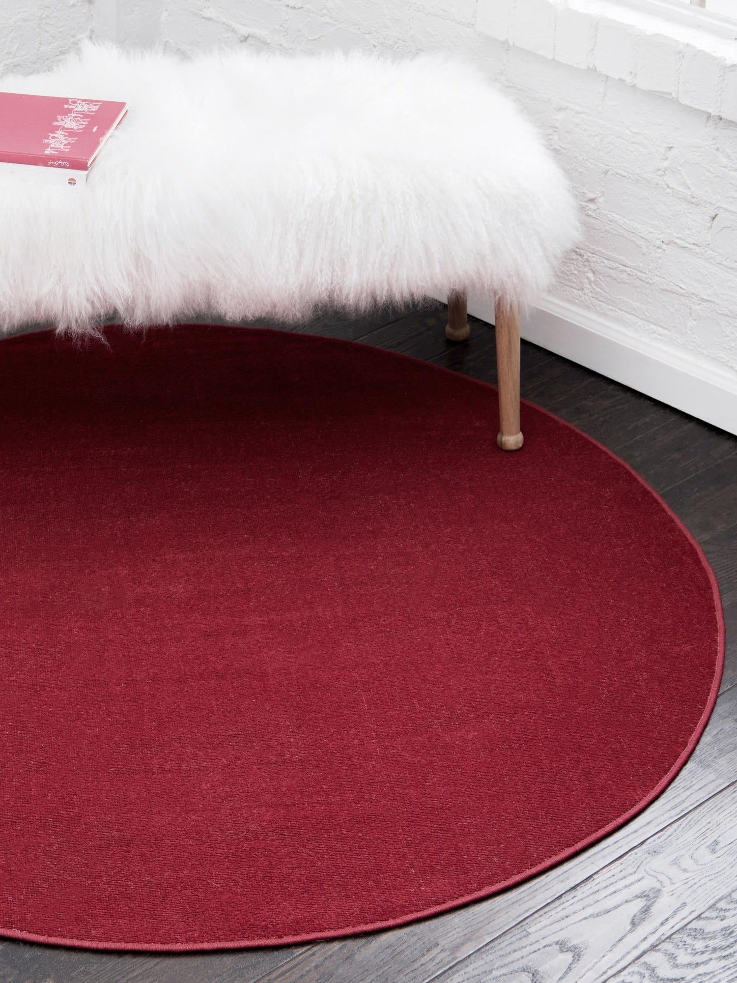 Burgundy 8' x 8' Williamsburg Round Area Rug 100% Polypropylene With Cotton Backing Durable Easy Clean Stain Resistant Carpet for Sale at Rug Engine
