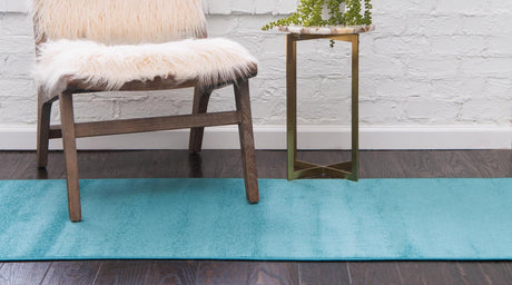Turquoise 2' 9 x 9' 10 Williamsburg Runner Area Rug 100% Polypropylene With Cotton Backing Durable Easy Clean Stain Resistant Carpet for Sale at Rug Engine