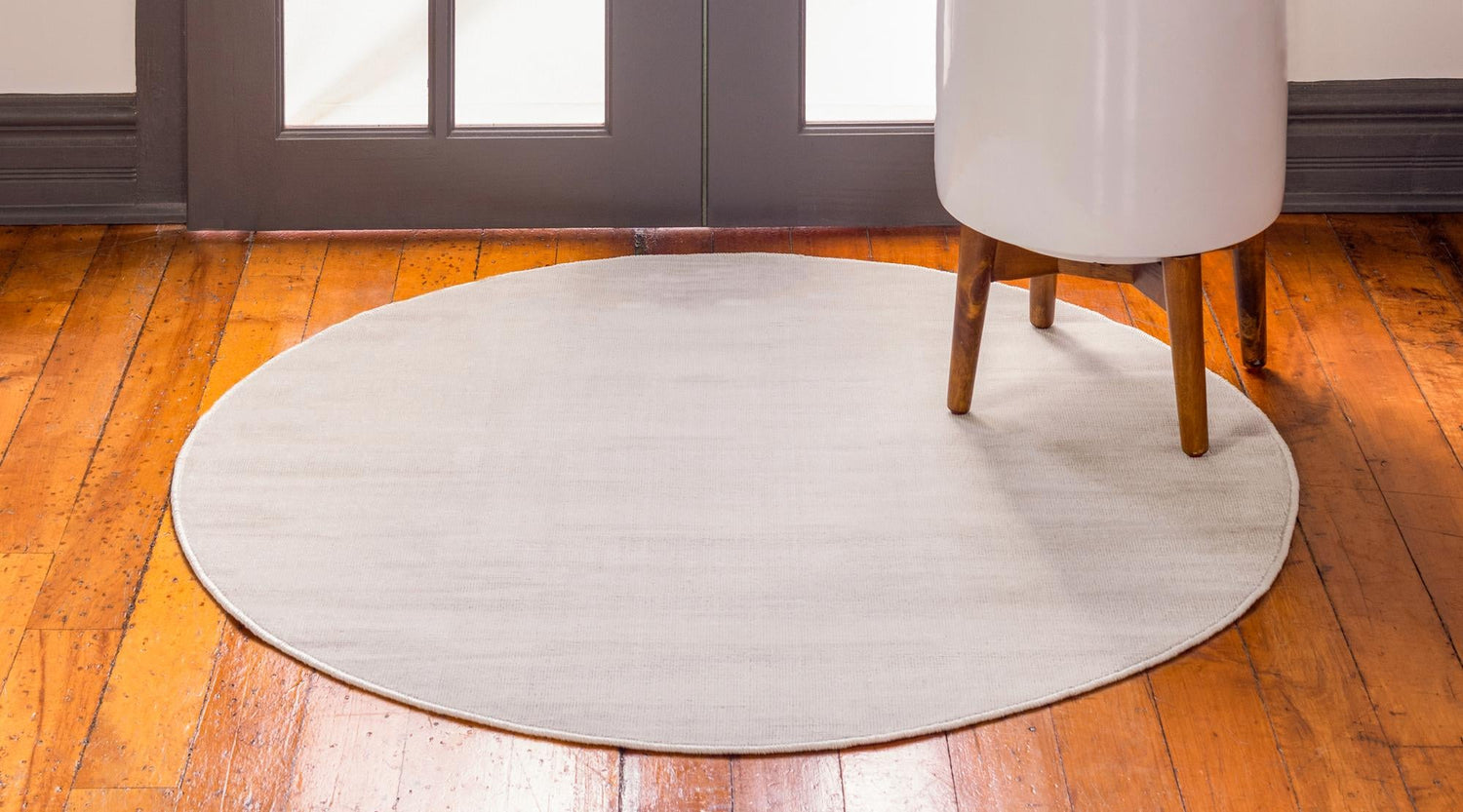 Beige 5' 3 x 5' 3 Williamsburg Round Area Rug 100% Polypropylene With Cotton Backing Durable Easy Clean Stain Resistant Carpet for Sale at Rug Engine