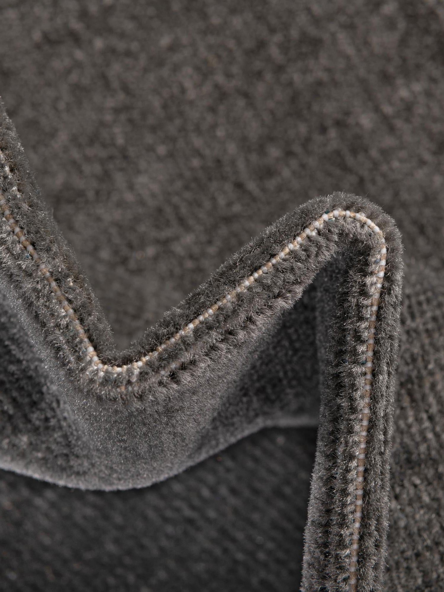 Gray 4' 1 x 6' 1 Williamsburg Rectangle Area Rug