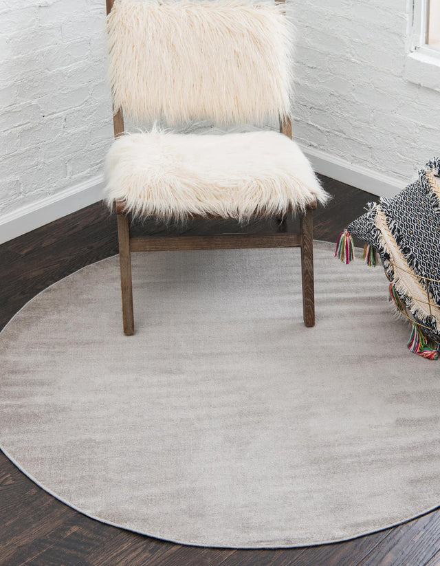 Gray 3' 7 x 3' 7 Williamsburg Round Area Rug 100% Polypropylene With Cotton Backing Durable Easy Clean Stain Resistant Carpet for Sale at Rug Engine