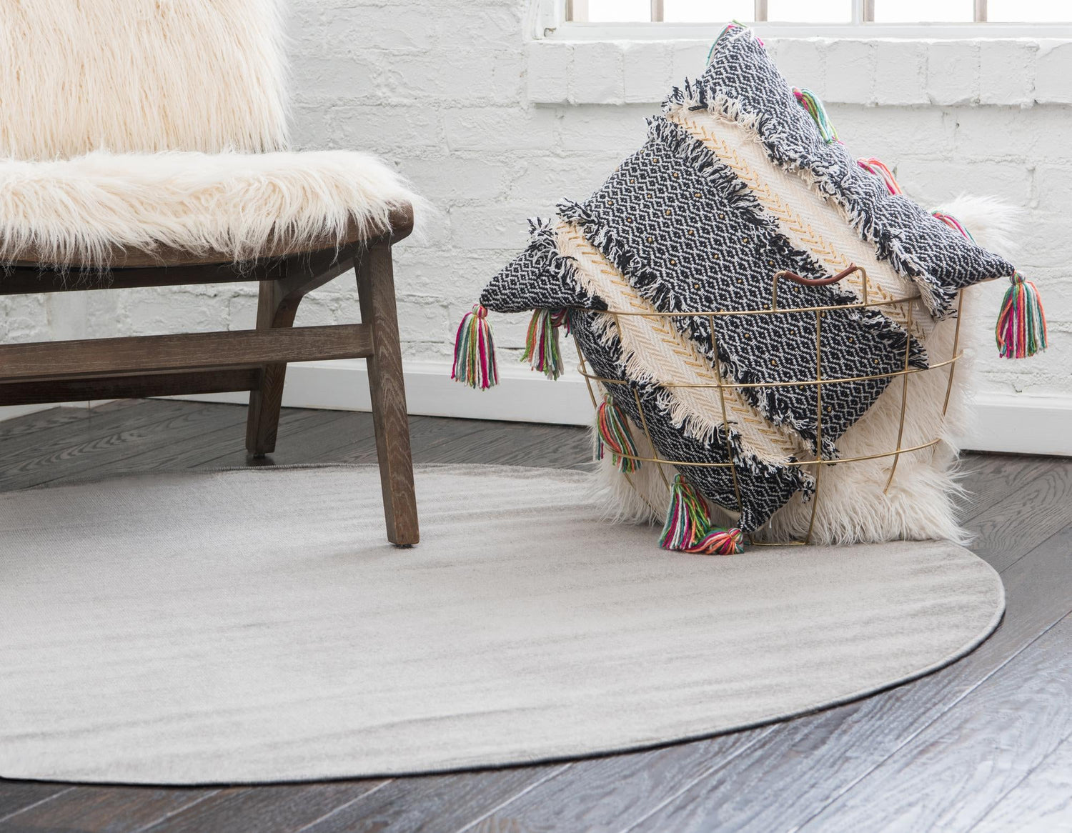 Gray 8' x 8' Williamsburg Round Area Rug 100% Polypropylene With Cotton Backing Durable Easy Clean Stain Resistant Carpet for Sale at Rug Engine